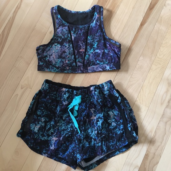 2 for $40🩷 FABLETICS shorts and sports bra set - Picture 1 of 11
